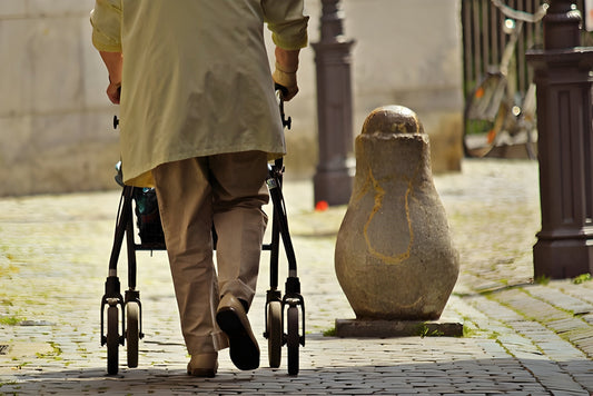 Rollator nach dem Tod des Angehörigen - was tun mit dem Rollator nach dem Sterbefall