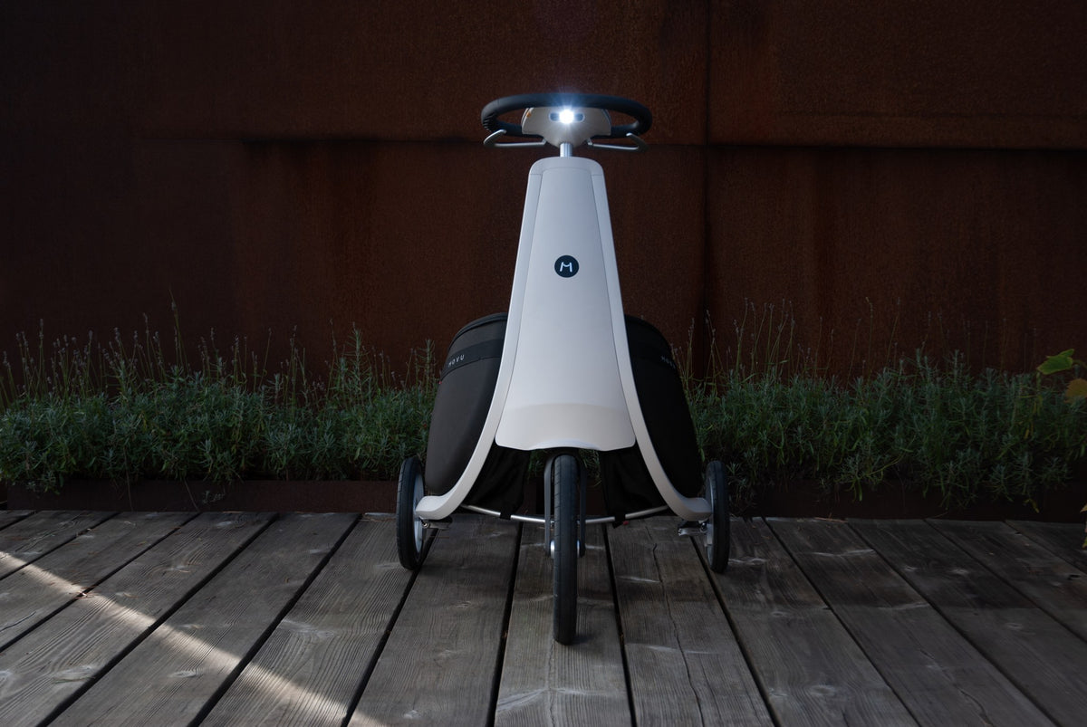 Movu Premium Rollator mit Zubehör: LED-Lampe (separat erhältlich) und Seitentaschen (optional)