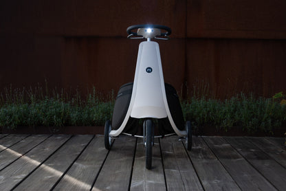 Movu Premium Rollator mit Zubehör: LED-Lampe (separat erhältlich) und Seitentaschen (optional)