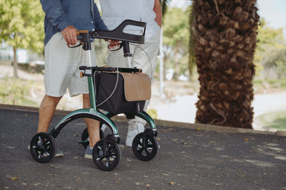 Saljol Carbon Rollator mit Vollausstattung