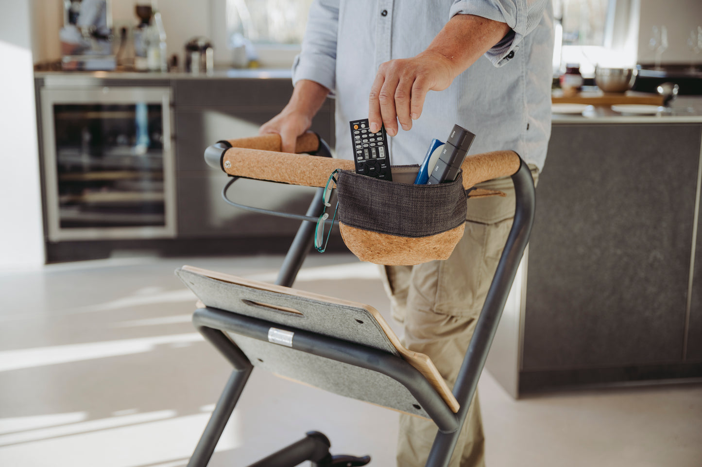Saljol Wohnraumrollator in Vollausstattung