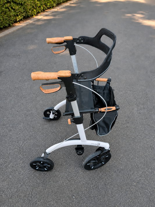 Saljol Allround Rollator gebraucht, Sitzhöhe 54 cm, in der Frontansicht - gebrauchter Rollator günstig