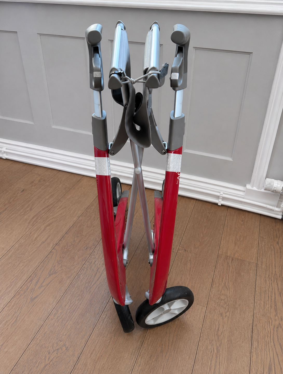 byACRE Carbon Ultralight Rollator gebraucht, von der Seite - gebrauchter Carbon Rollator