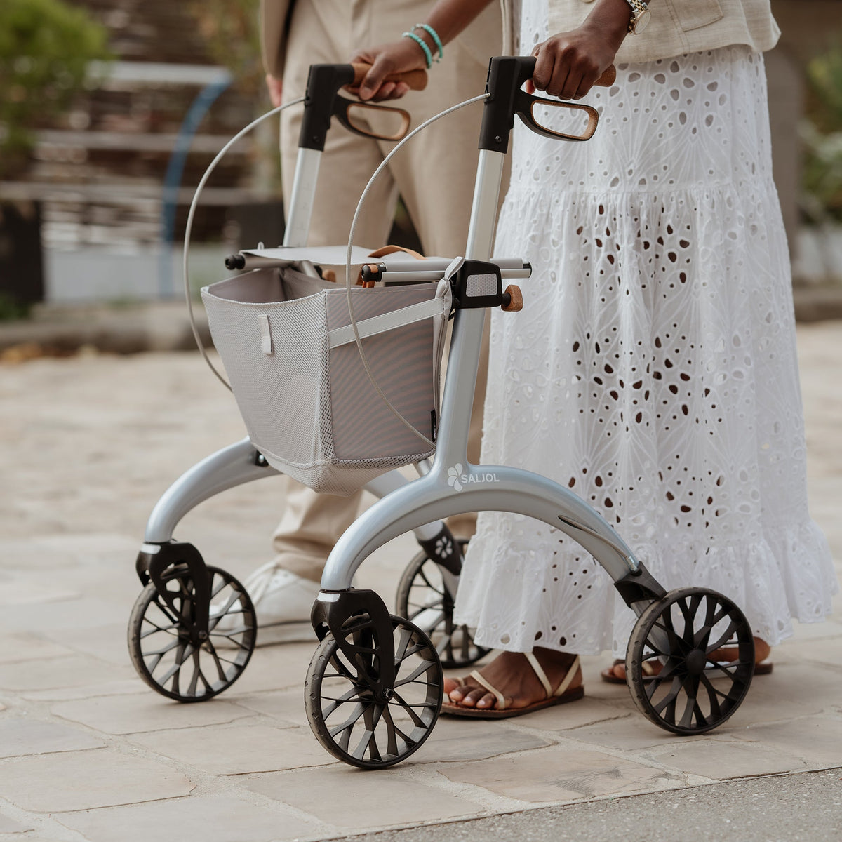 Saljol Carbon Rollator Superlight in Sterling Silver, Sitzhöhe 62 cm