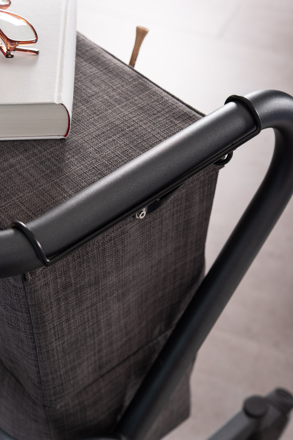 Saljol Wohnraumrollator Schrank-Tasche